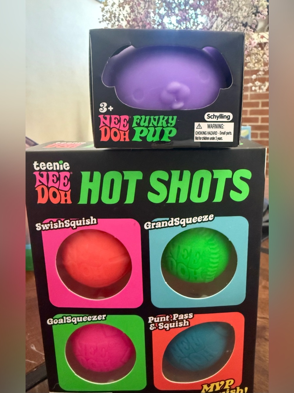 NWT NeeDoh Hot Shots 4-Pack + NeeDoh Funky Pup